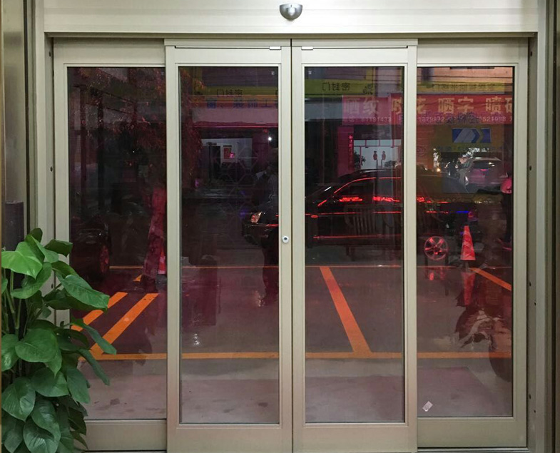 紧急逃生门和防火门有什么区别?_企业动态_品牌资讯_山东鼎锋门业-山东鼎锋门业