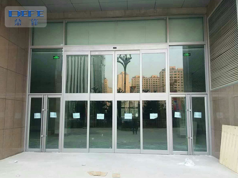 紧急速推门的功能特性和使用注意事项_企业动态_品牌资讯_山东鼎锋门业-山东鼎锋门业